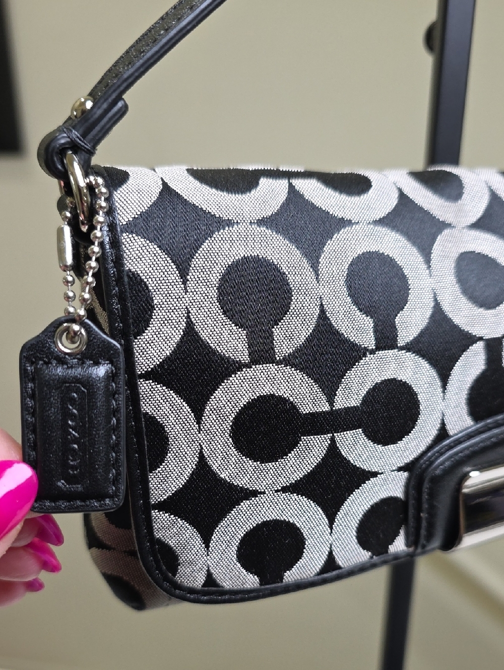 COACH Kristin OP Art Large Signature Print Wristlet/MiniBag Grey/Black New - Picture 3 of 12